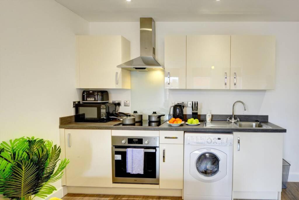 Modern & Stylish 2Br Apartment - Queens House Coventry Exterior photo