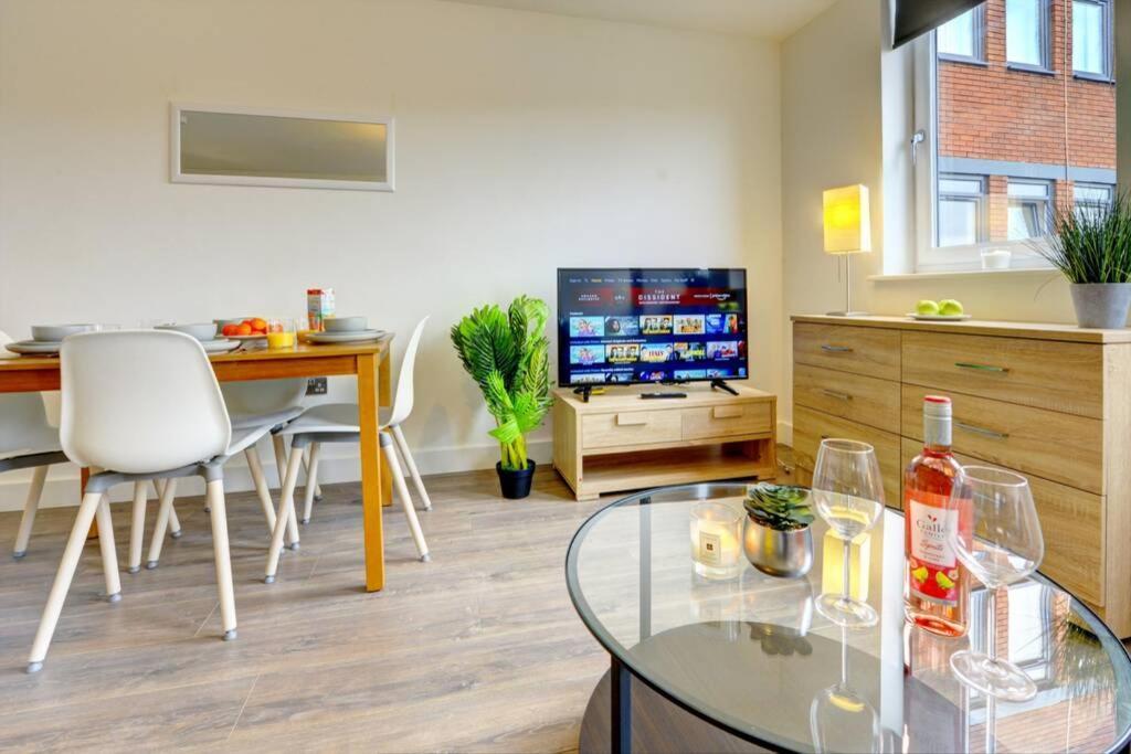 Modern & Stylish 2Br Apartment - Queens House Coventry Exterior photo